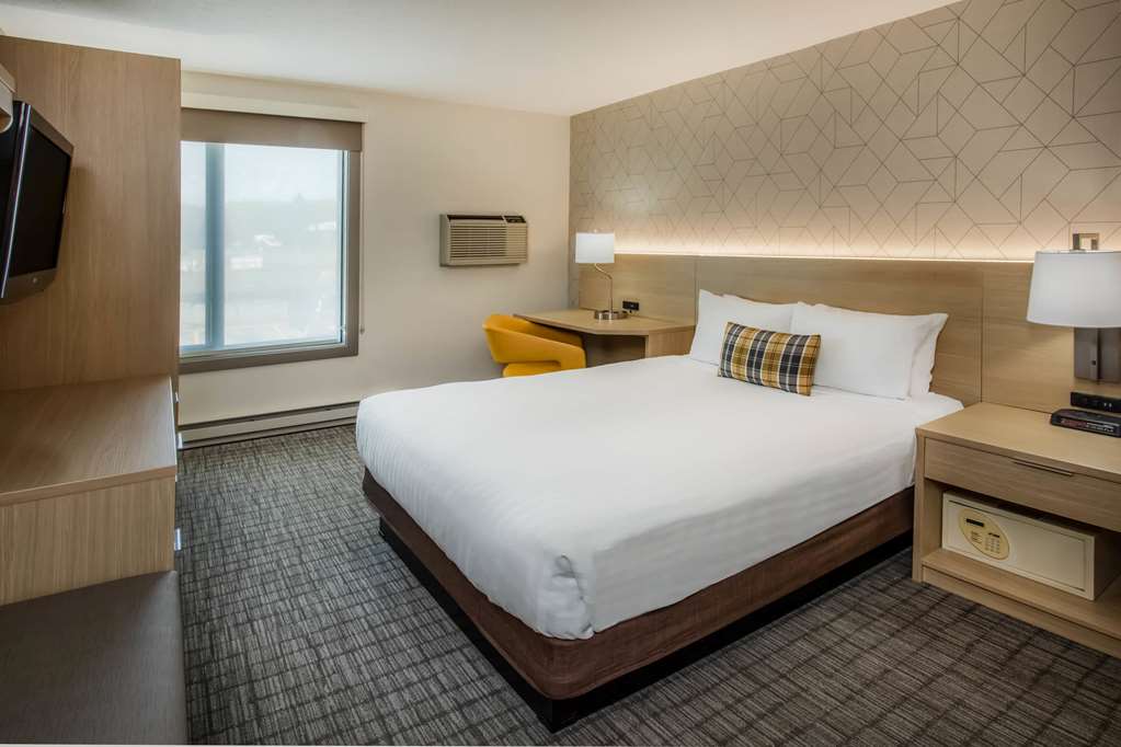 Days Inn & Suites by Wyndham Duluth by the Mall - photo 10