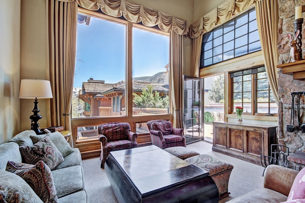 Lodge at Vail C527 — 4-Star Luxury Hotel in Vail, United States