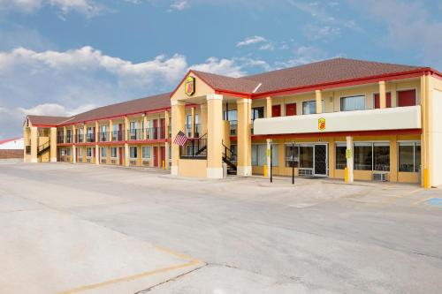 Super 8 By Wyndham Woodward - photo 15