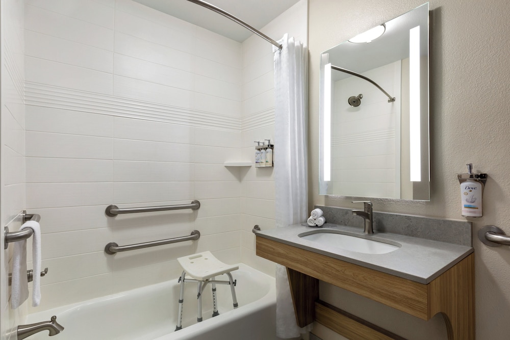 Candlewood Suites Tuscaloosa by IHG - photo 50