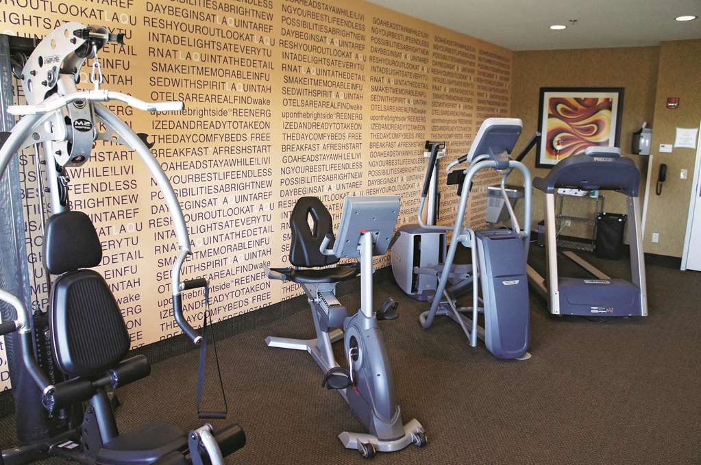La Quinta Inn & Suites by Wyndham Minot - photo 12