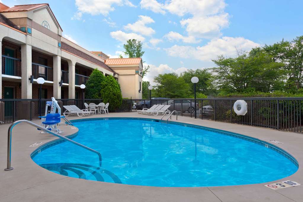 Super 8 by Wyndham Huntersville Charlotte Area - photo 5