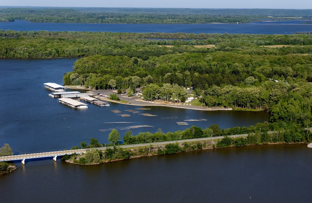 Birdsong Resort Marina Lakeside RV in Camden, United States