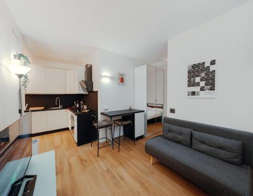 Carlo Apartment 15 Min From Duomo — 4-Star Luxury Hotel in Milan, Italy