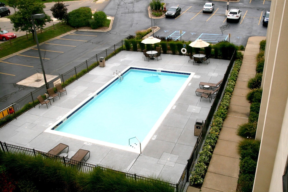 Hampton Inn Detroit Northville - photo 16