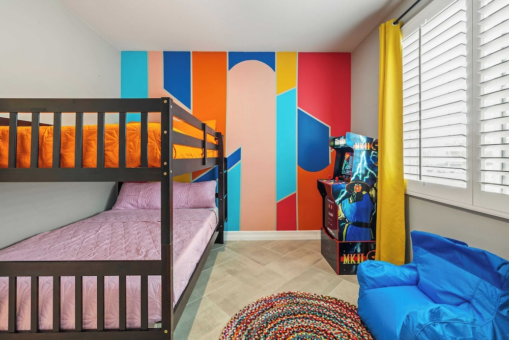 Kaleidoscope by AvantStay Colorful Escape Pool - photo 26