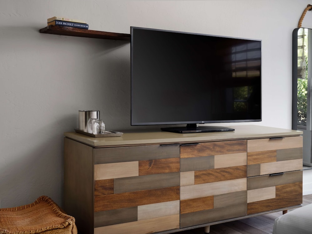 The Leta Santa Barbara Goleta Tapestry Collection by Hilton - photo 10