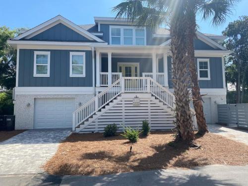 7 Bed 6 and one half bath with private pool spa & private beach access — 4-Star Luxury Hotel in Hilton Head Island, United States