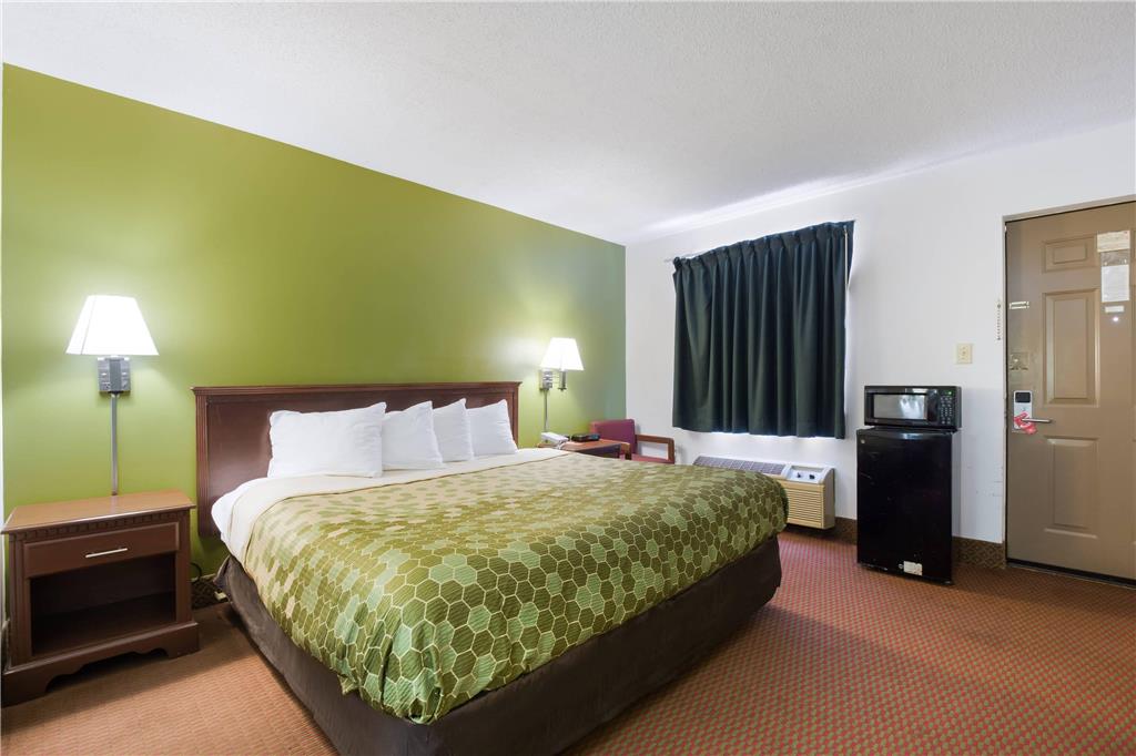 Econo Lodge Inn & Suites Knoxville East - photo 24
