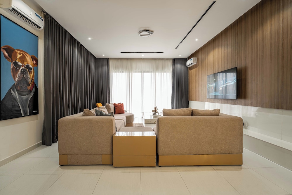 George Residence Lekki Phase 1 — 4-Star Luxury Hotel in Lagos, Nigeria