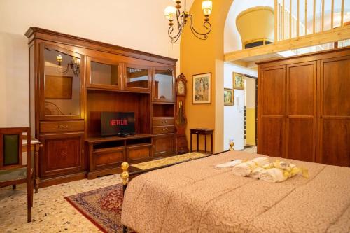 Elegant Apartment in the Heart of Taranto W Wifi — 4-Star Luxury Hotel in Taranto, Italy