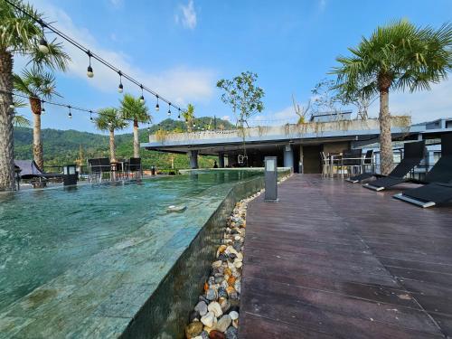 1BDR Rooftop bar The biggest gym Spa centre — 4-Star Luxury Hotel in Phuket, Thailand