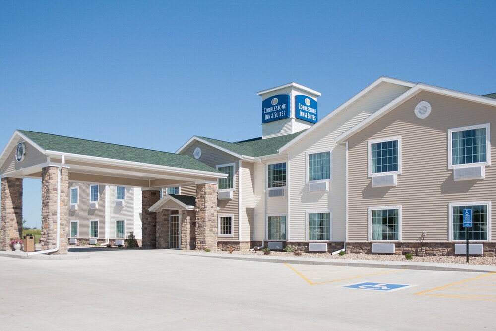 Cobblestone Inn & Suites Winterset IA - photo 69