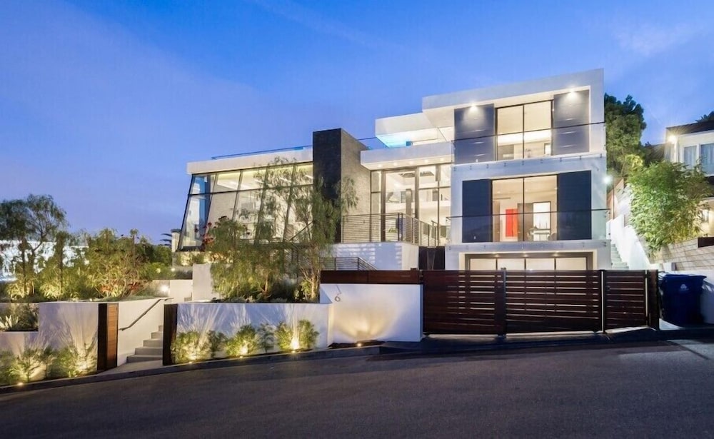 Londonderry 2 — West Hollywood