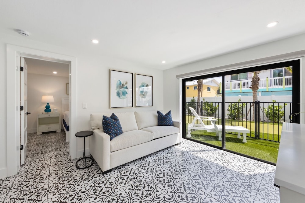 The Retreat at Anna Maria Island Inn - photo 11