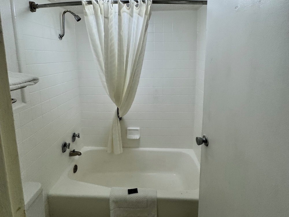 Budgetel Inn Phenix City - photo 35