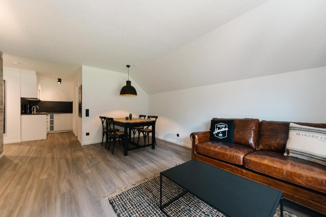 Moderne 3 Zi FeWo Industrial Style 70 qm Naehe Freiburg — 4-Star Luxury Hotel in Emmendingen, Germany