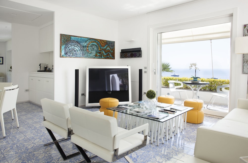 LHP Suite Villa La Giara — 4-Star Luxury Hotel in Capri, Italy