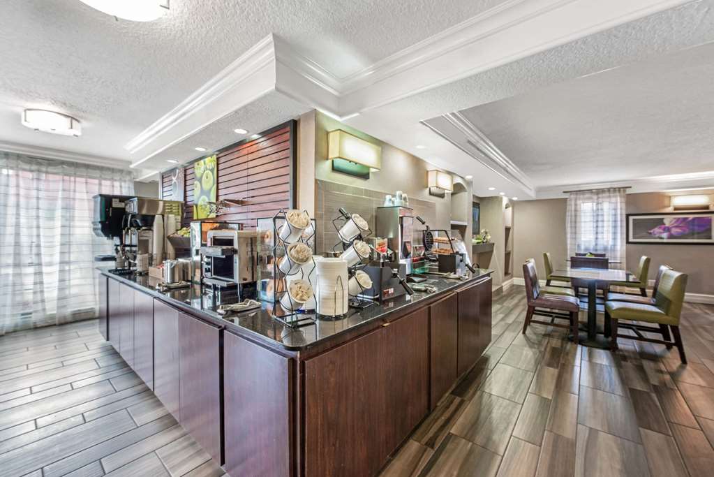 La Quinta Inn by Wyndham Miami Airport North - photo 25