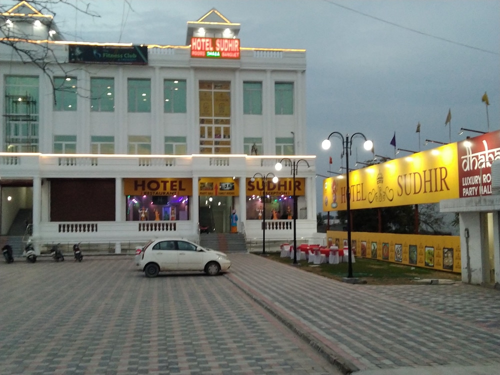 Sudhir Hotels in Sonipat, India