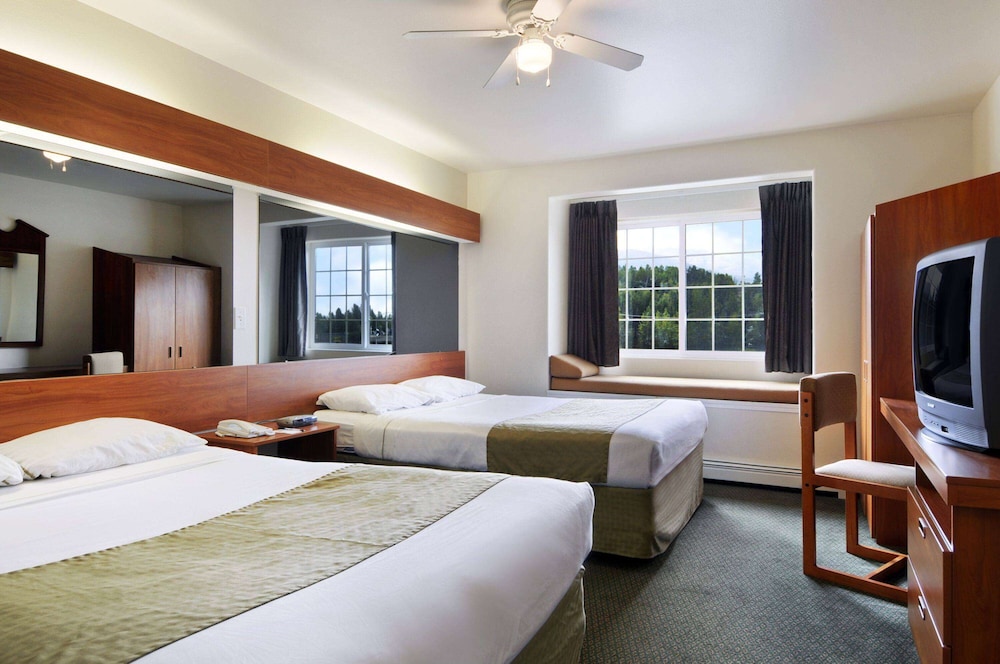 Microtel Inn & Suites by Wyndham Eagle River Anchorage Area - photo 18