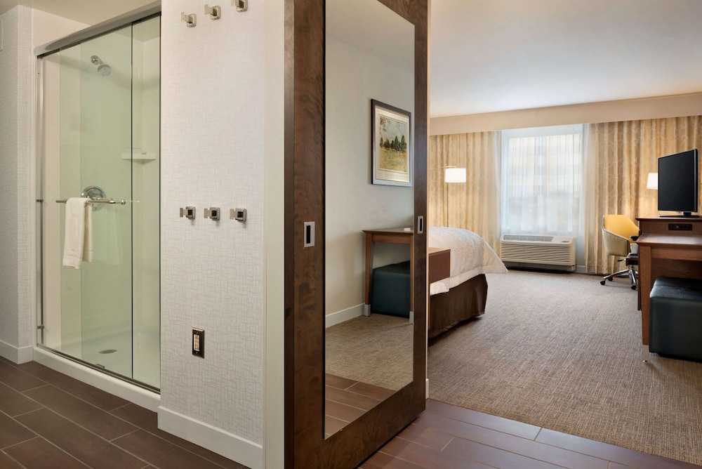 Hampton Inn Lincoln Airport - photo 7