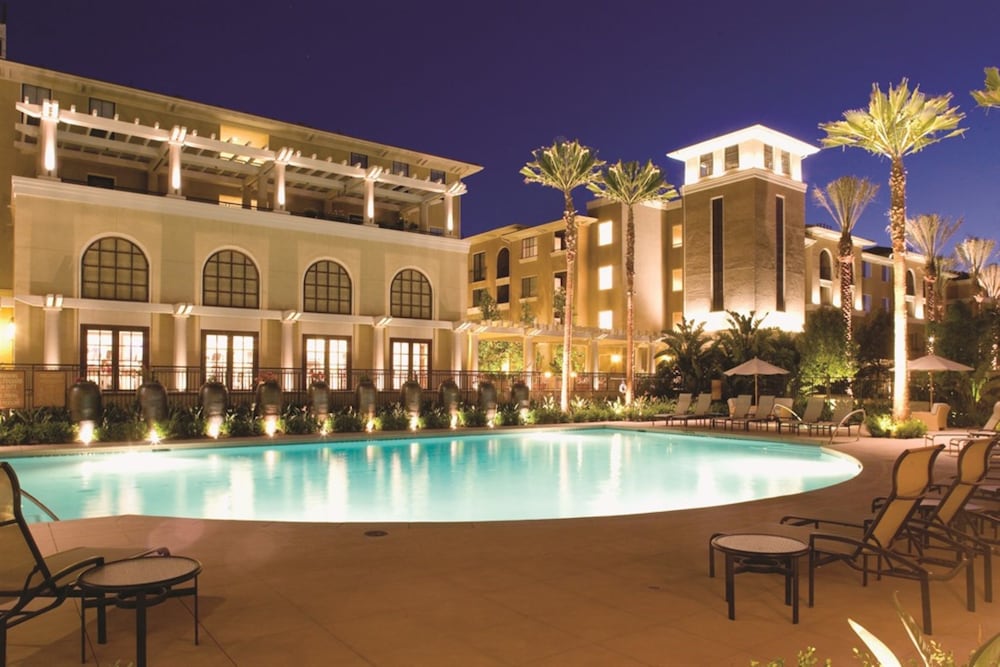 Global Luxury Suites at The Village - photo 40