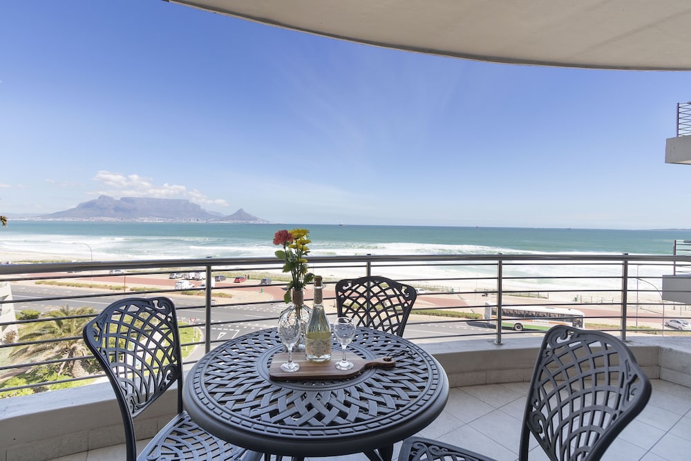Portico 405 — 4-Star Luxury Hotel in Cape Town, South Africa