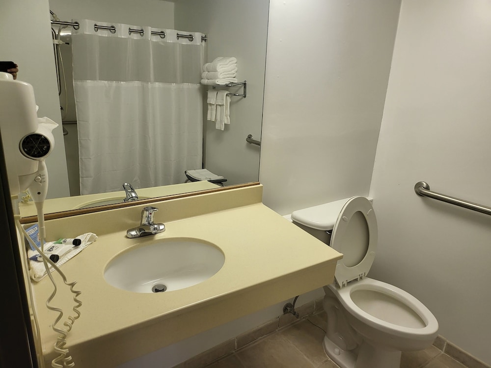 The Glenville Inn - photo 25