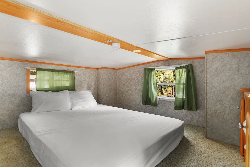 Robinhood Village Resort - photo 9