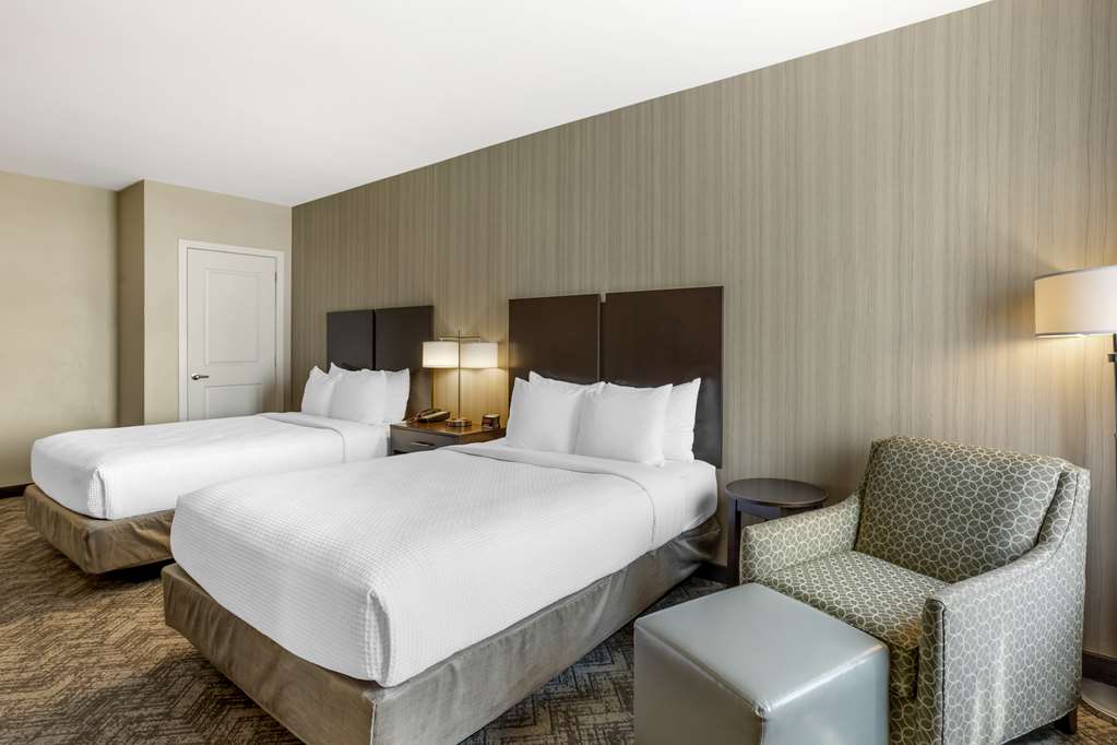 Best Western Plus Philadelphia Pennsauken Hotel - photo 16