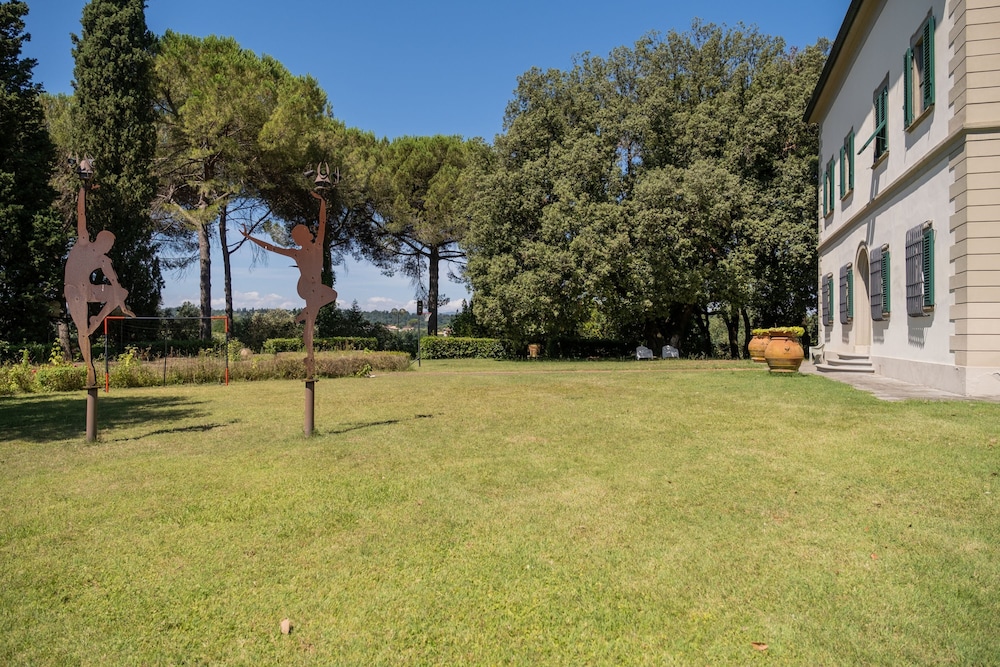 Eighteenth century Tuscan Villa Tricolle — 4-Star Luxury Hotel in Fucecchio, Italy
