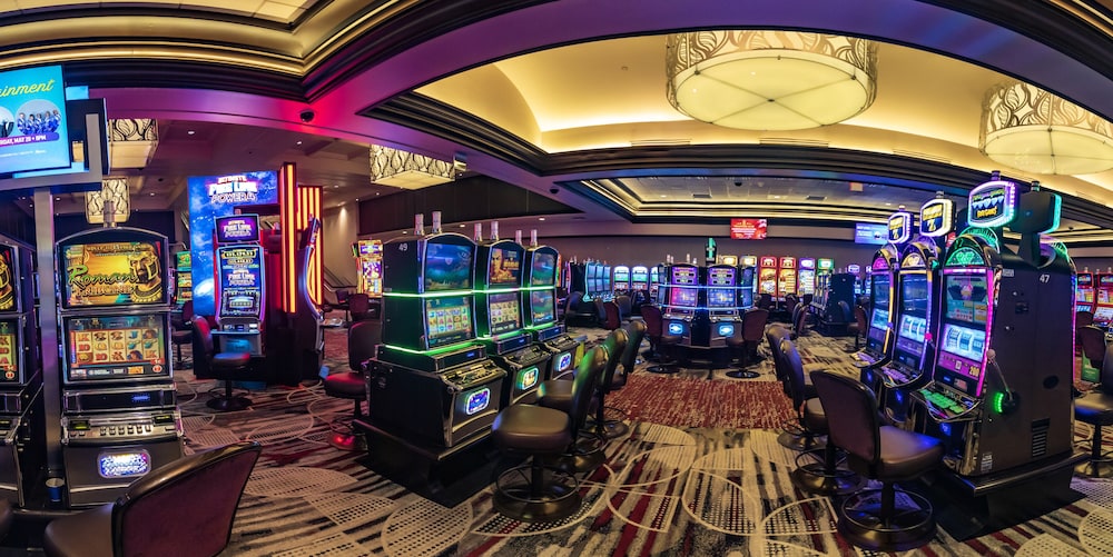 Hollywood Casino at Greektown - photo 13