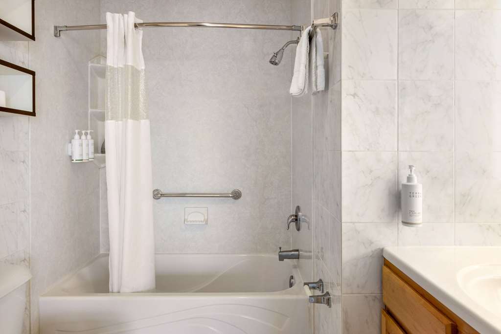Howard Johnson by Wyndham Ocean City Oceanfront - photo 37
