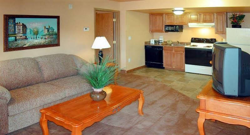 Nellis Suites at Main Gate Hotel - photo 11
