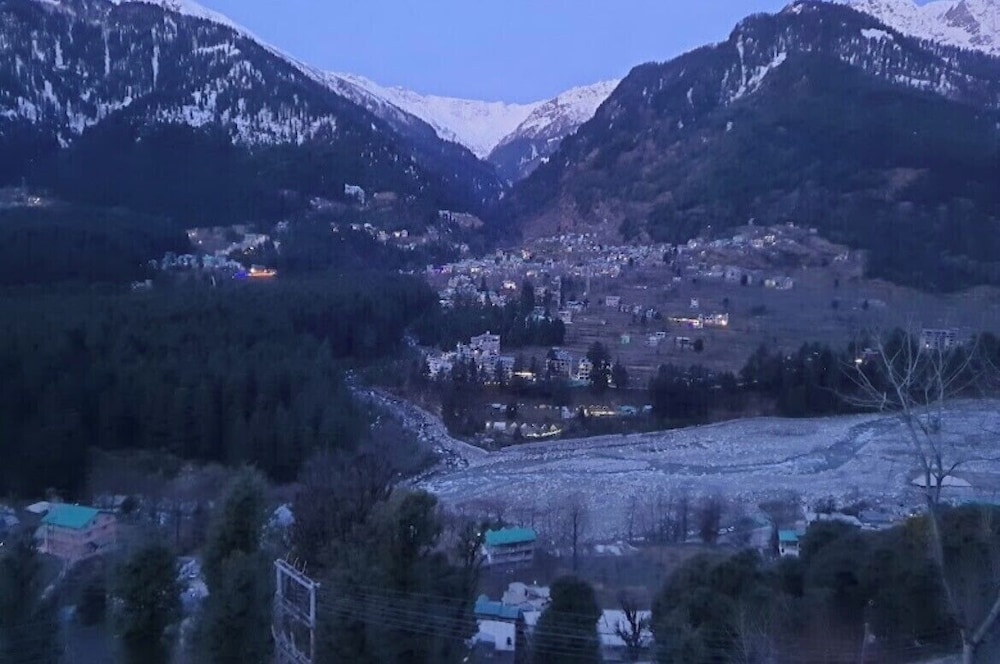 Udit Regency by west western kasol — hotel in Sivakasi