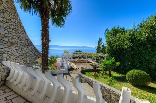 Mediterranes Apartment mit Meerblick Grill ab 14 Tagen Aufenthalt eine gratis Bootsfahrt — 4-Star Luxury Hotel in Novi Vinodolski, Croatia