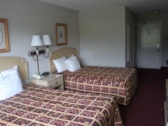 Super 6 Inn and Suites - photo 17