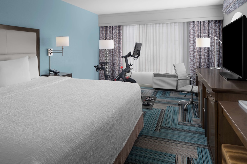 Hampton Inn San Diego Downtown - photo 17