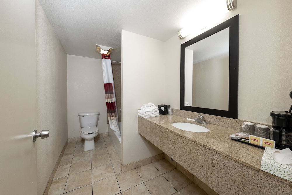 Red Roof Inn Bordentown McGuire AFB - photo 25