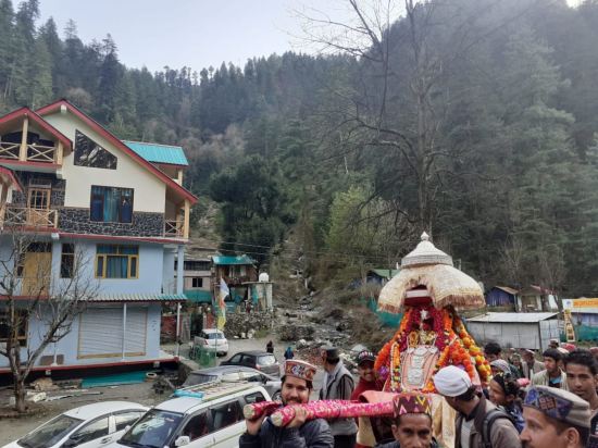 Eaglet Jibhi Valley in Banjar, India