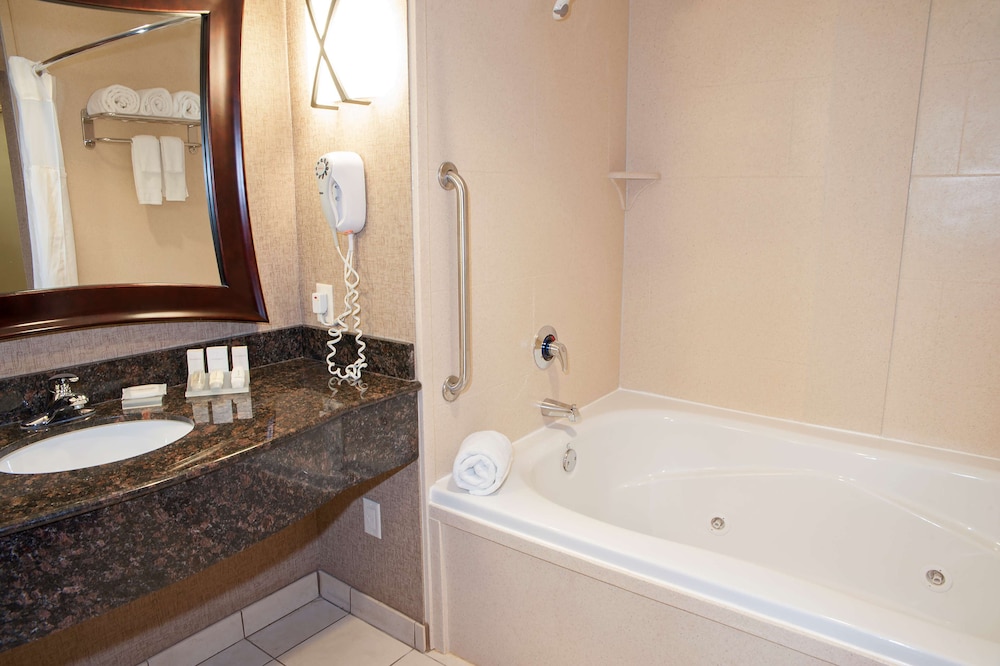 Hilton Garden Inn Columbus Edinburgh - photo 21