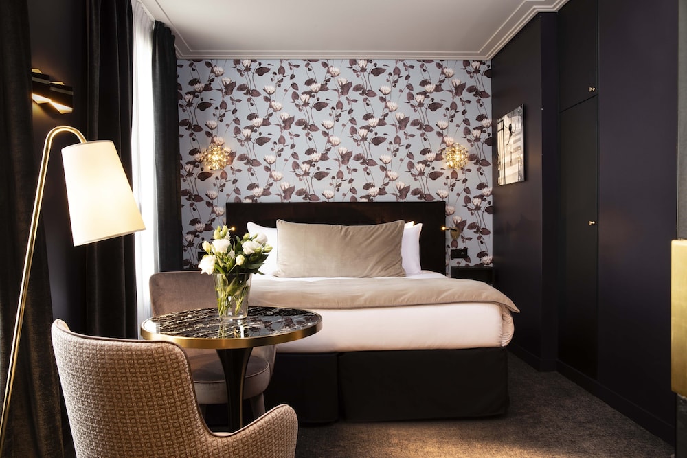 Rayz Eiffel - carbon neutral hotel in Paris