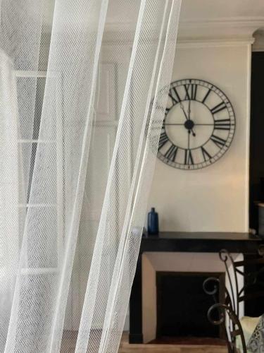 L’entre Temps Le Lys Et L Iris in Saint-Aignan, France