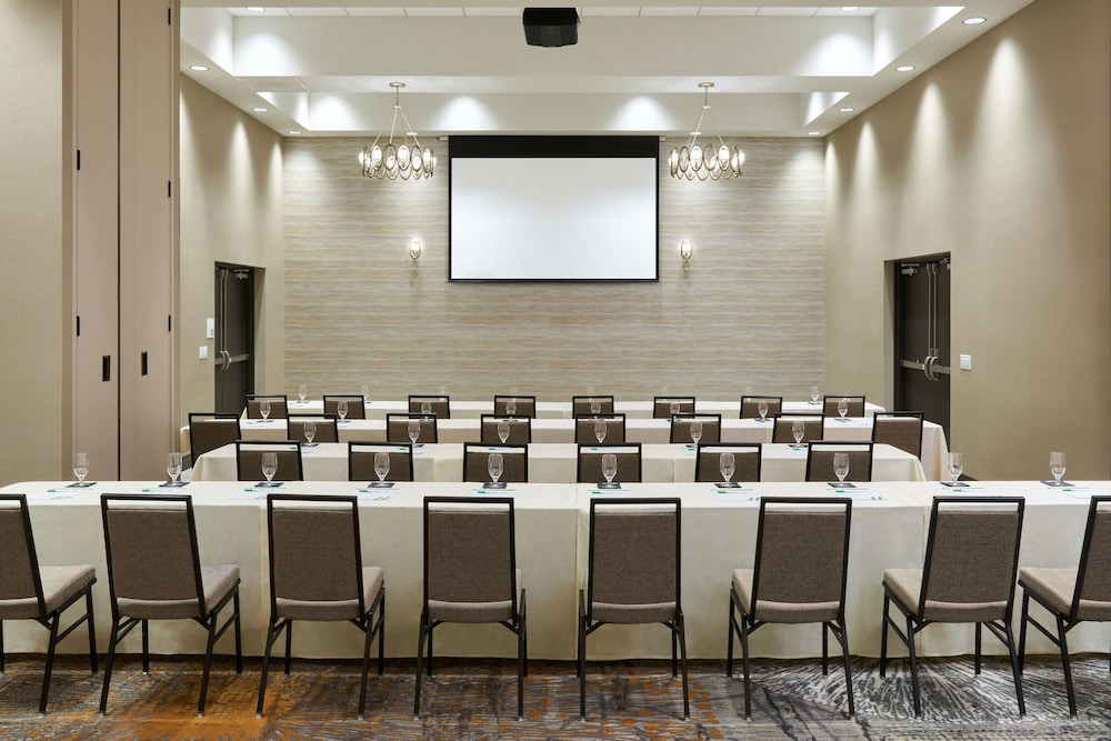 Holiday Inn and Suites Philadelphia W Drexel Hill - photo 82