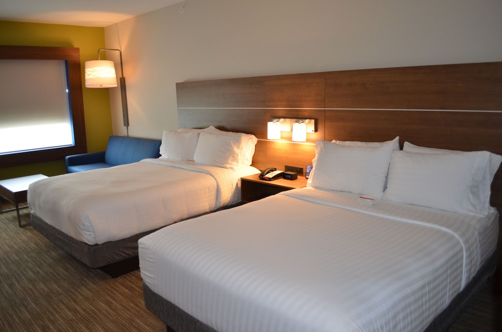 Holiday Inn Express & Suites Charlotte NE University Area by IHG - photo 23