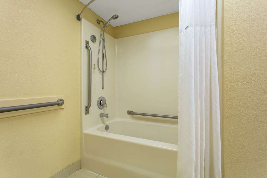 Days Inn by Wyndham Hillsborough - photo 9