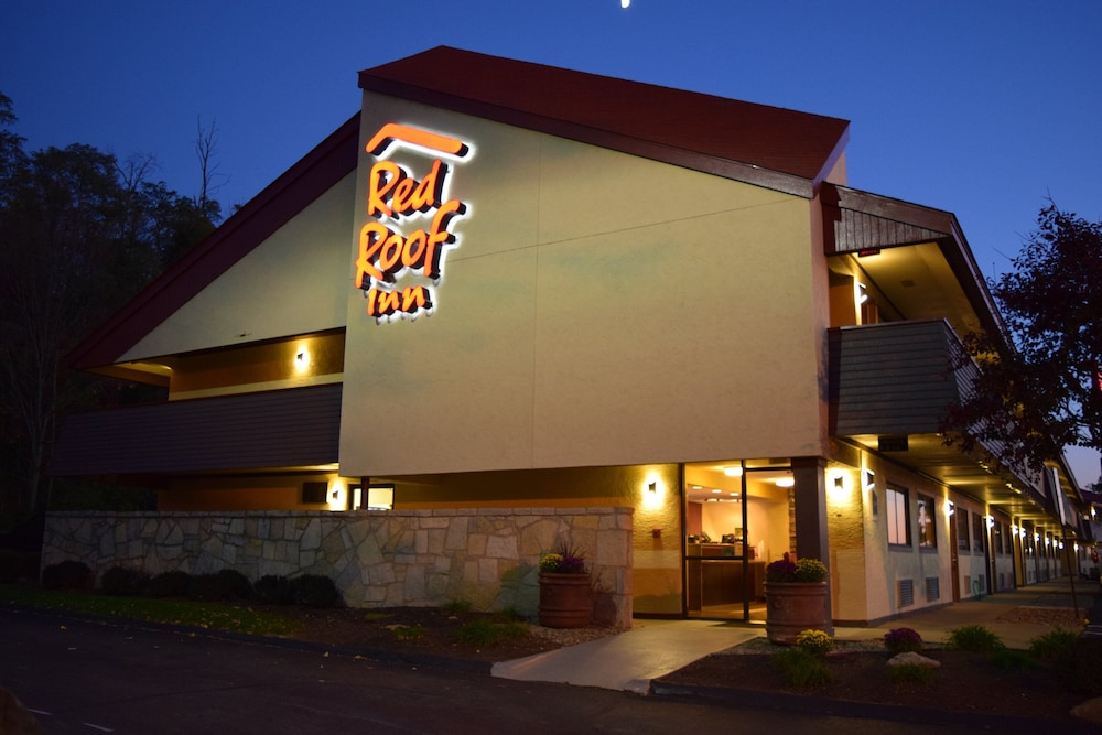 Red Roof Inn St Clairsville Wheeling West - photo 23