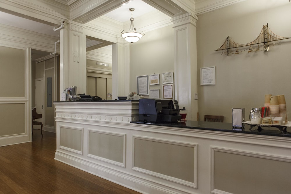 Grant Hotel - photo 3