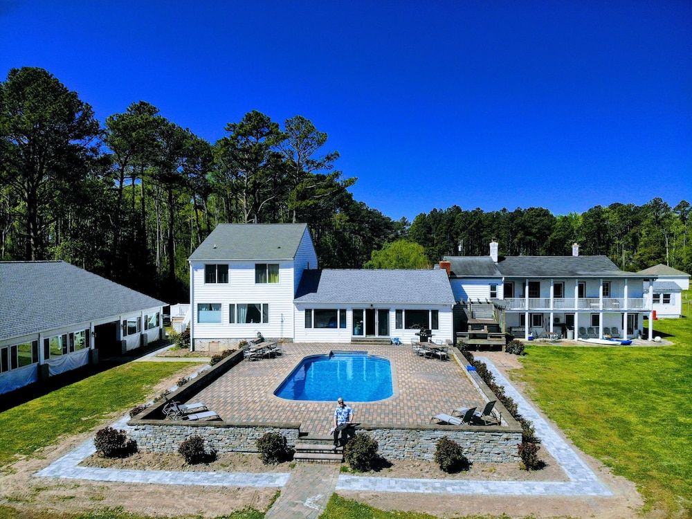 Bay Tree Manor - photo 2